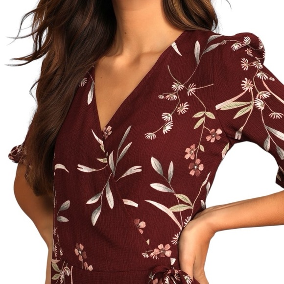 LULUS Wild Winds Burgundy Floral Print High-Low Wrap
Dress size M Party Date NWT - Picture 5 of 14